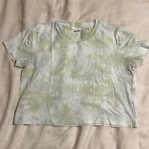 Aritzia Wilfred Free cropped tie dye t-shirt